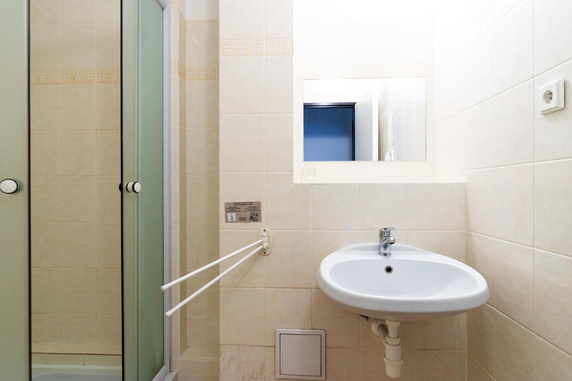 Hotel Akademia โกชิเซ ภายนอก รูปภาพ